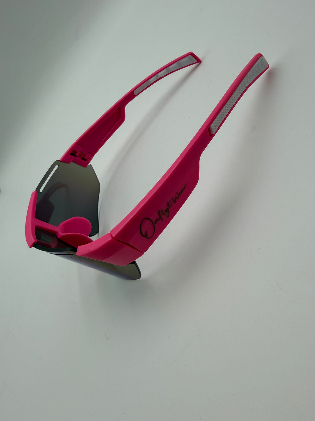 Onflyt Pink sport sunglasses