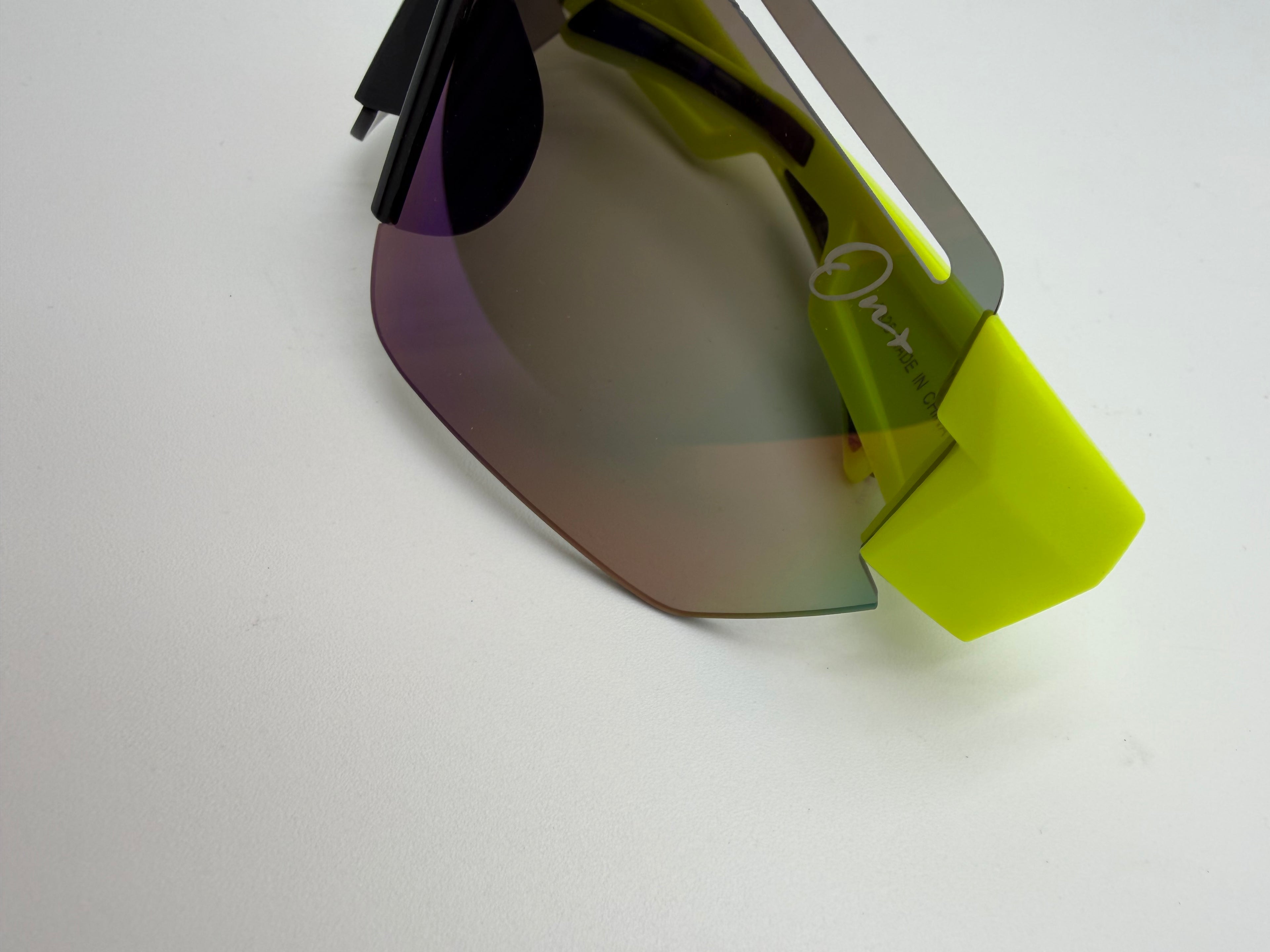 Onflyt light green Sport sunglass